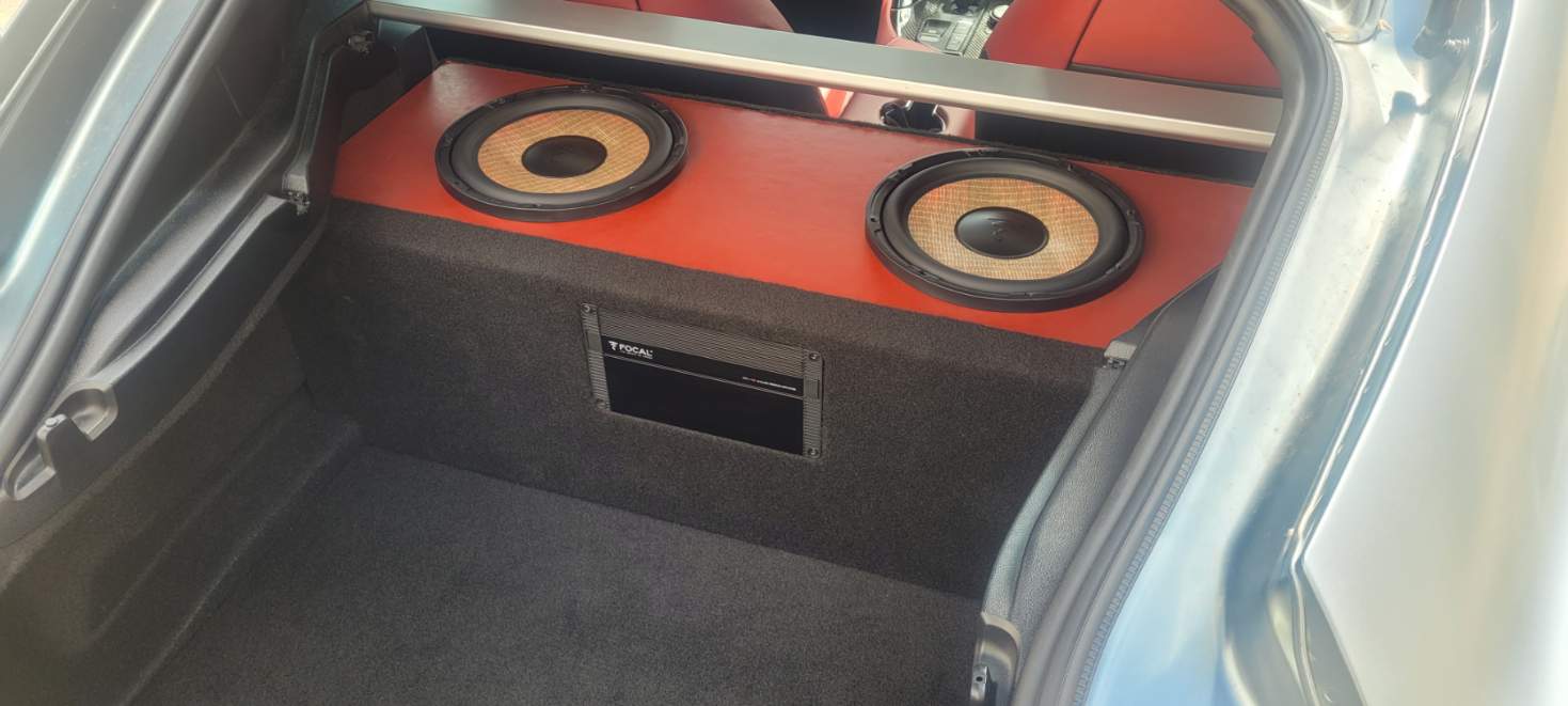 Custom Focal audio system in trunk